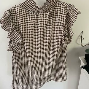 Ruffle short sleeve blouse